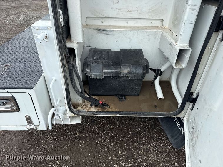 image for item EG5914 2019 Chevrolet Silverado 4500HD Crew Cab utility / service truck