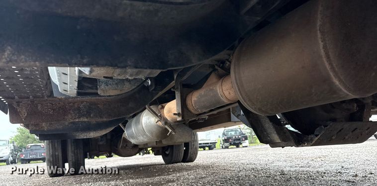 image for item EG5914 2019 Chevrolet Silverado 4500HD Crew Cab utility / service truck