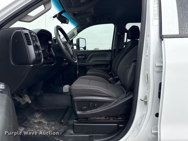 image for item EG5914 2019 Chevrolet Silverado 4500HD Crew Cab utility / service truck