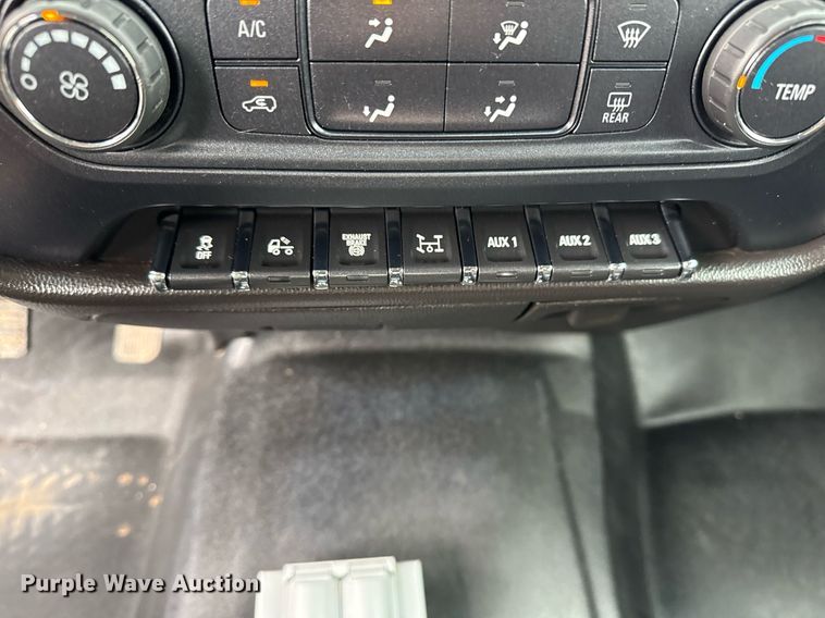 image for item EG5914 2019 Chevrolet Silverado 4500HD Crew Cab utility / service truck