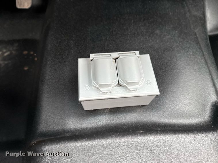 image for item EG5914 2019 Chevrolet Silverado 4500HD Crew Cab utility / service truck