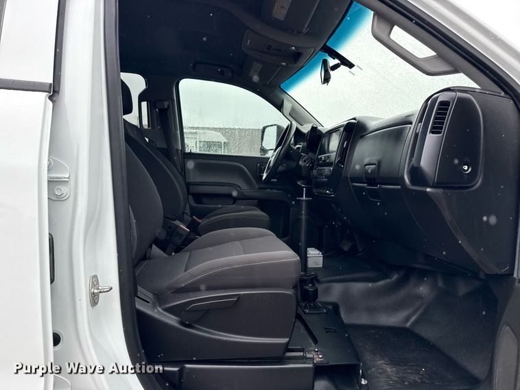 image for item EG5914 2019 Chevrolet Silverado 4500HD Crew Cab utility / service truck