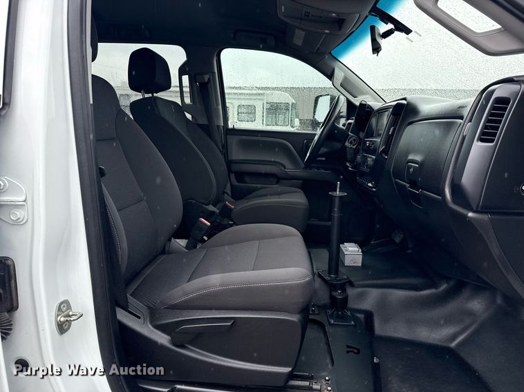 image for item EG5914 2019 Chevrolet Silverado 4500HD Crew Cab utility / service truck