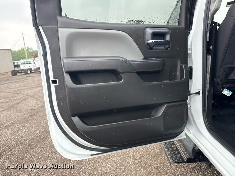 image for item EG5914 2019 Chevrolet Silverado 4500HD Crew Cab utility / service truck