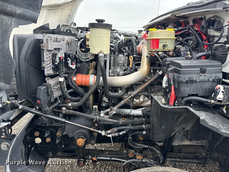 image for item EG5914 2019 Chevrolet Silverado 4500HD Crew Cab utility / service truck