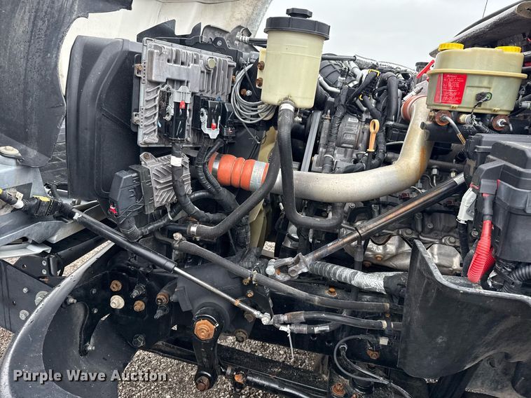 image for item EG5914 2019 Chevrolet Silverado 4500HD Crew Cab utility / service truck