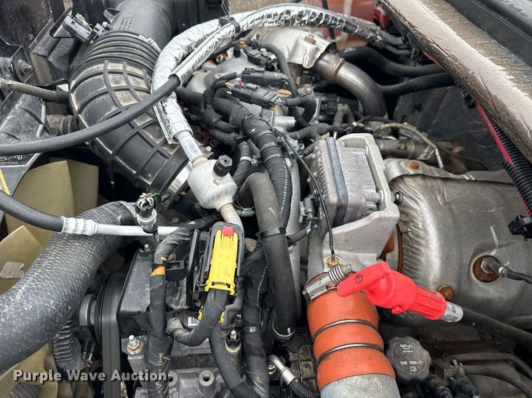 image for item EG5914 2019 Chevrolet Silverado 4500HD Crew Cab utility / service truck