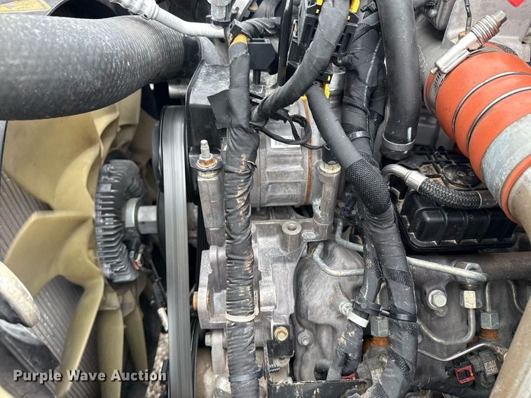 image for item EG5914 2019 Chevrolet Silverado 4500HD Crew Cab utility / service truck