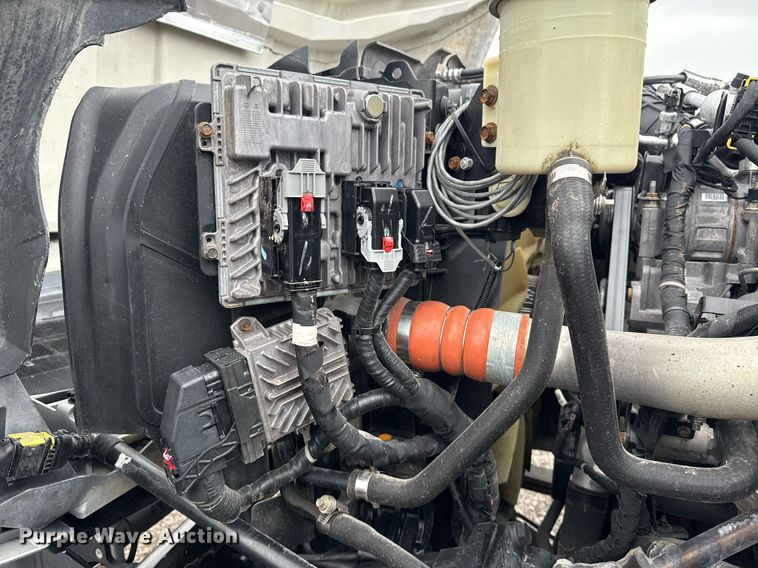 image for item EG5914 2019 Chevrolet Silverado 4500HD Crew Cab utility / service truck