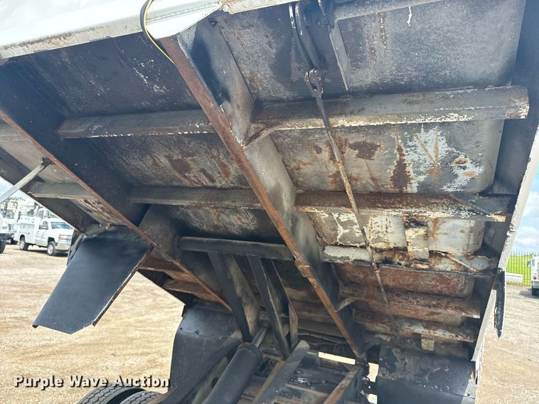 image for item EG5929 2007 GMC C4500 dump truck