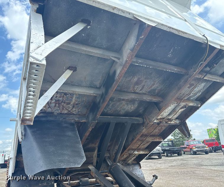 image for item EG5929 2007 GMC C4500 dump truck