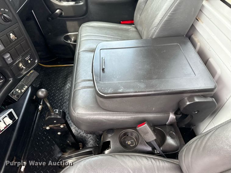 image for item EG5929 2007 GMC C4500 dump truck