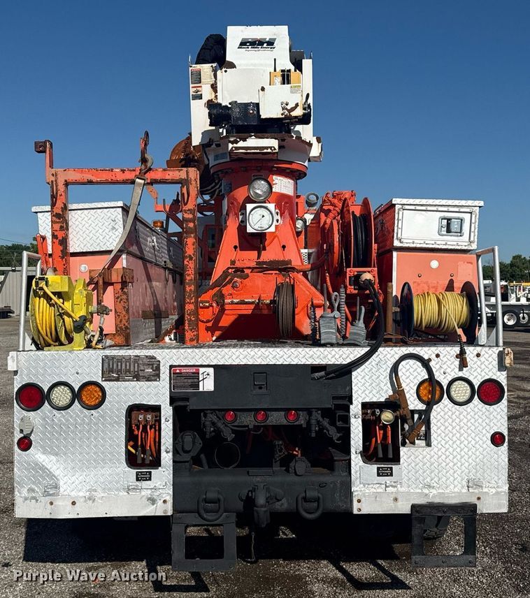 image for item EG5932 2011 International 7500 Ext. Cab digger derrick truck