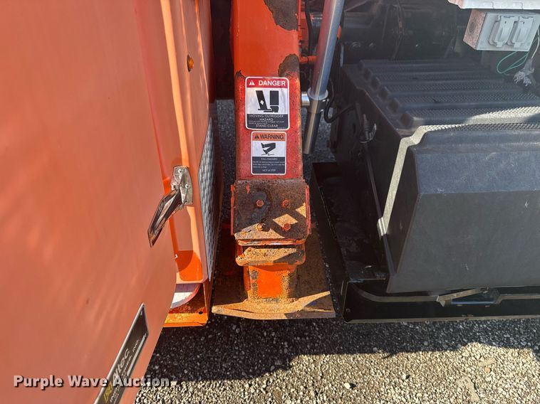 image for item EG5932 2011 International 7500 Ext. Cab digger derrick truck