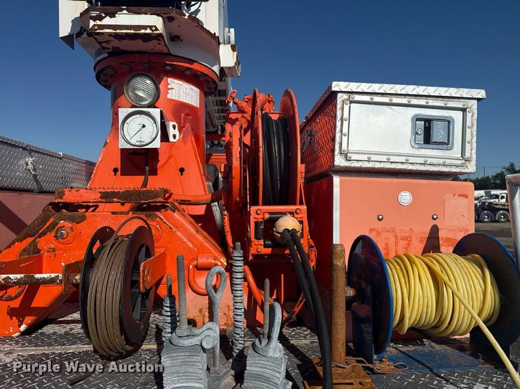 image for item EG5932 2011 International 7500 Ext. Cab digger derrick truck