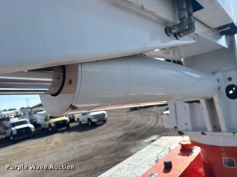 image for item EG5932 2011 International 7500 Ext. Cab digger derrick truck