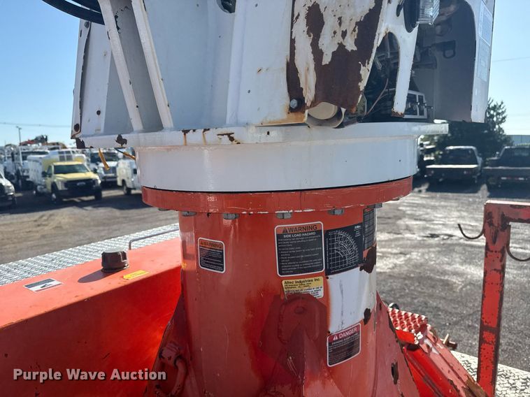 image for item EG5932 2011 International 7500 Ext. Cab digger derrick truck