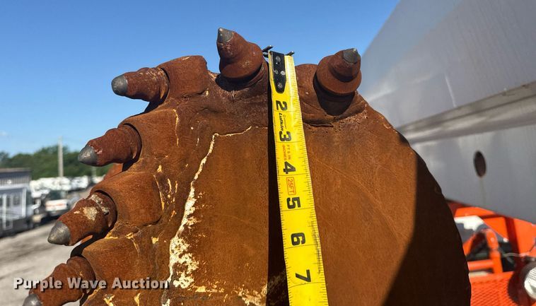 image for item EG5932 2011 International 7500 Ext. Cab digger derrick truck