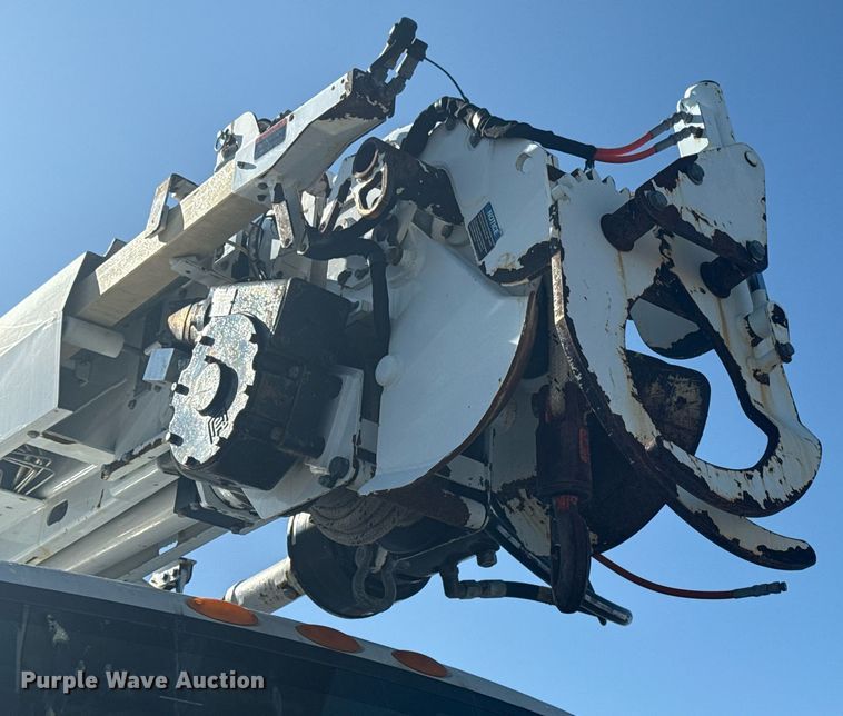 image for item EG5932 2011 International 7500 Ext. Cab digger derrick truck