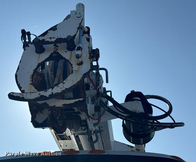 image for item EG5932 2011 International 7500 Ext. Cab digger derrick truck