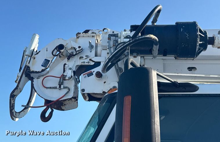 image for item EG5932 2011 International 7500 Ext. Cab digger derrick truck