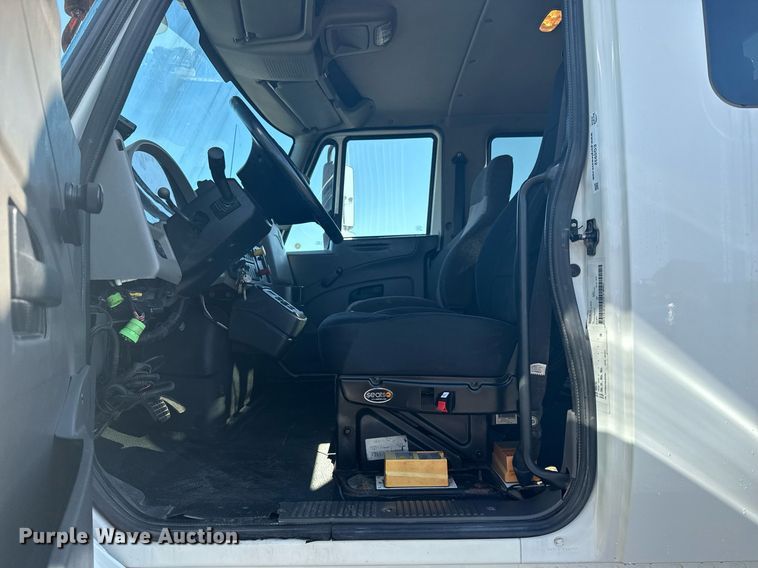 image for item EG5932 2011 International 7500 Ext. Cab digger derrick truck