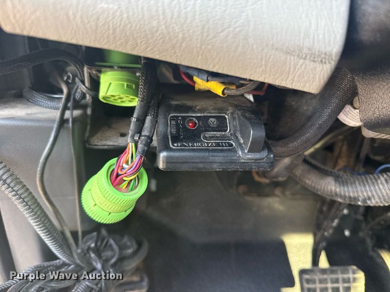 image for item EG5932 2011 International 7500 Ext. Cab digger derrick truck