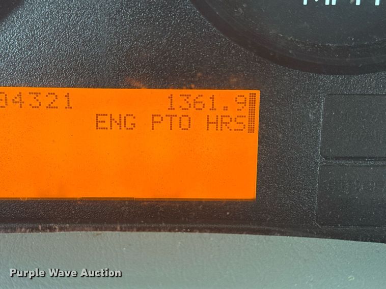 image for item EG5932 2011 International 7500 Ext. Cab digger derrick truck