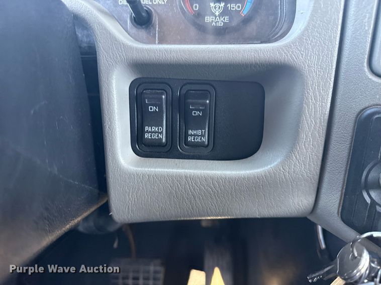 image for item EG5932 2011 International 7500 Ext. Cab digger derrick truck