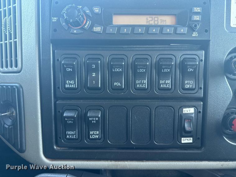 image for item EG5932 2011 International 7500 Ext. Cab digger derrick truck