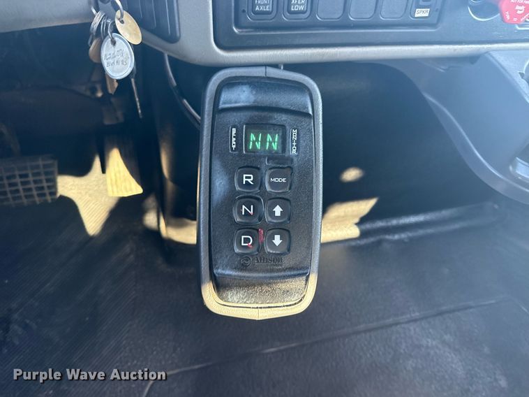 image for item EG5932 2011 International 7500 Ext. Cab digger derrick truck