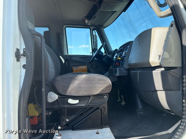 image for item EG5932 2011 International 7500 Ext. Cab digger derrick truck