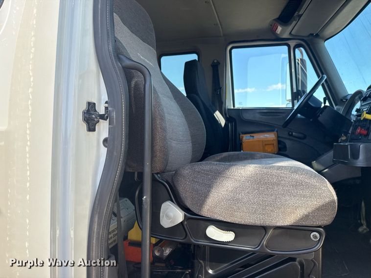 image for item EG5932 2011 International 7500 Ext. Cab digger derrick truck