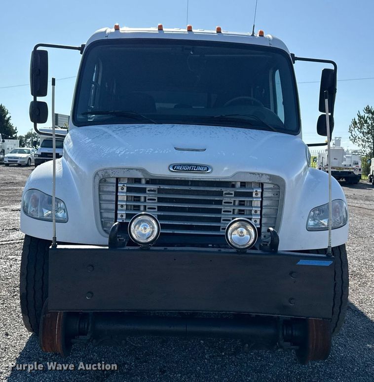 image for item EG5933 2006 Freightliner Business Class M2 Crew Cab utility / service truck