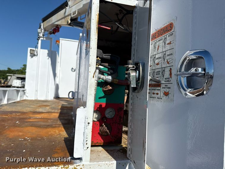 image for item EG5933 2006 Freightliner Business Class M2 Crew Cab utility / service truck