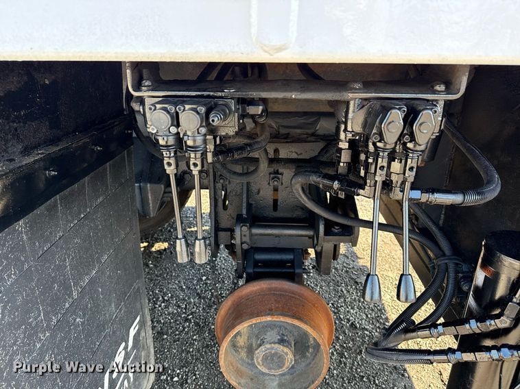 image for item EG5933 2006 Freightliner Business Class M2 Crew Cab utility / service truck