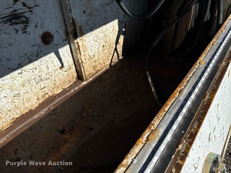 image for item EG5933 2006 Freightliner Business Class M2 Crew Cab utility / service truck