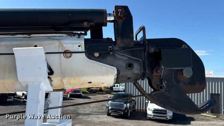 image for item EG5933 2006 Freightliner Business Class M2 Crew Cab utility / service truck