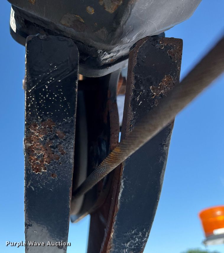 image for item EG5933 2006 Freightliner Business Class M2 Crew Cab utility / service truck