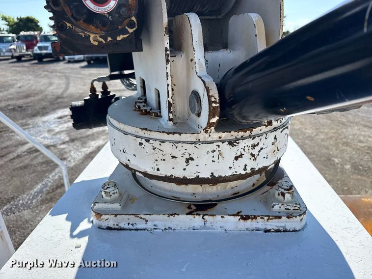 image for item EG5933 2006 Freightliner Business Class M2 Crew Cab utility / service truck