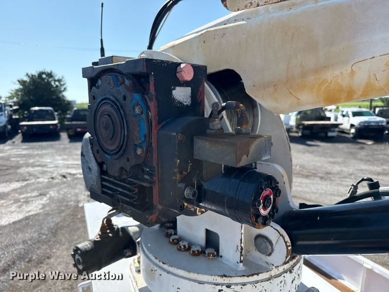 image for item EG5933 2006 Freightliner Business Class M2 Crew Cab utility / service truck