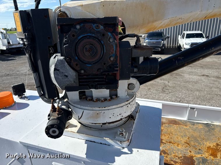 image for item EG5933 2006 Freightliner Business Class M2 Crew Cab utility / service truck