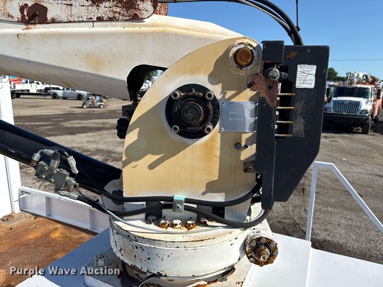 image for item EG5933 2006 Freightliner Business Class M2 Crew Cab utility / service truck