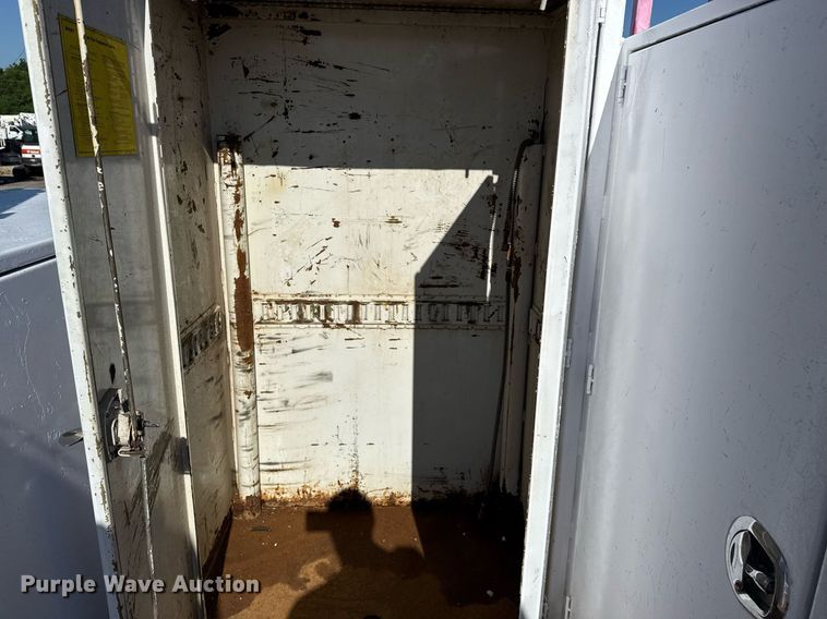 image for item EG5933 2006 Freightliner Business Class M2 Crew Cab utility / service truck