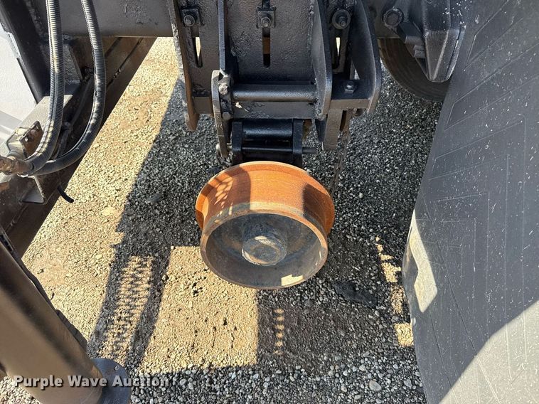 image for item EG5933 2006 Freightliner Business Class M2 Crew Cab utility / service truck