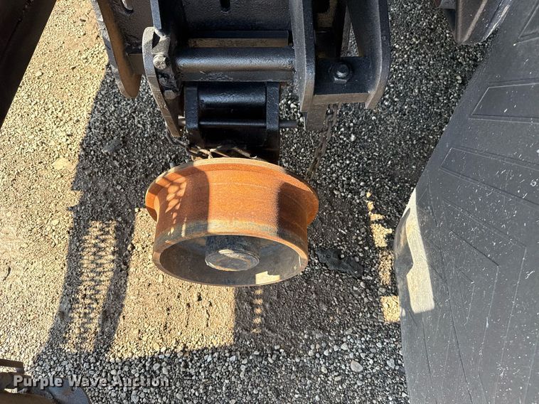 image for item EG5933 2006 Freightliner Business Class M2 Crew Cab utility / service truck