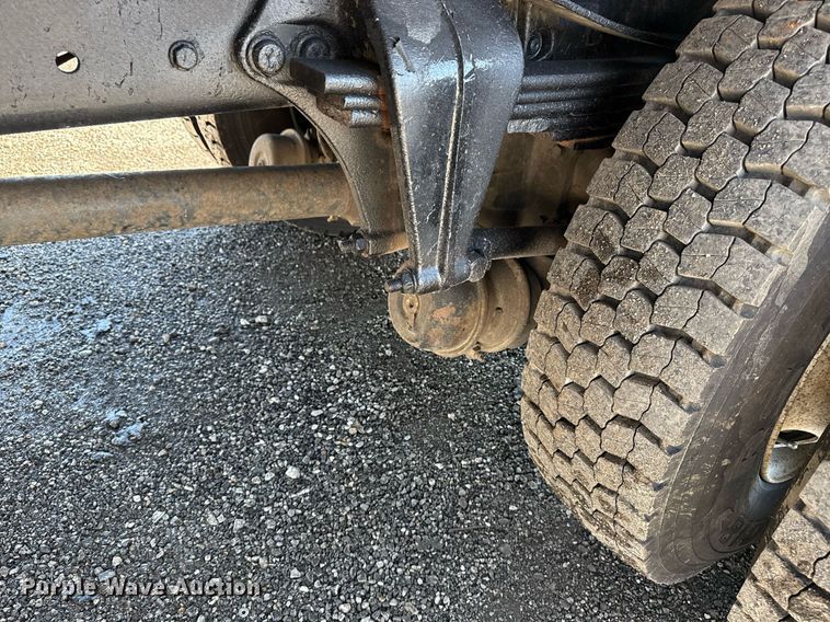 image for item EG5933 2006 Freightliner Business Class M2 Crew Cab utility / service truck