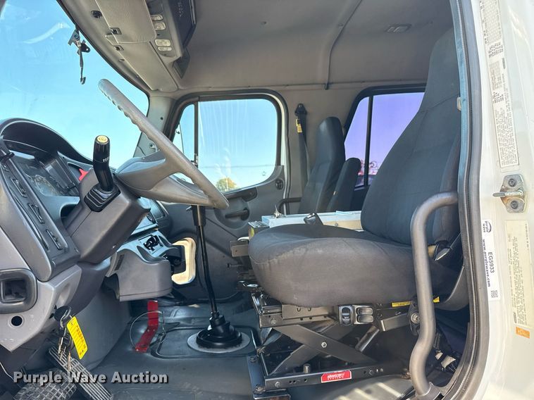 image for item EG5933 2006 Freightliner Business Class M2 Crew Cab utility / service truck