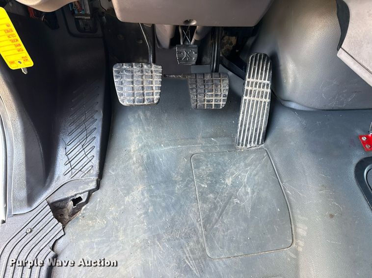 image for item EG5933 2006 Freightliner Business Class M2 Crew Cab utility / service truck