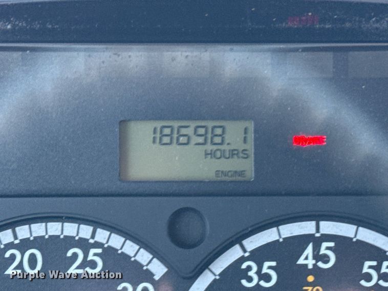 image for item EG5933 2006 Freightliner Business Class M2 Crew Cab utility / service truck